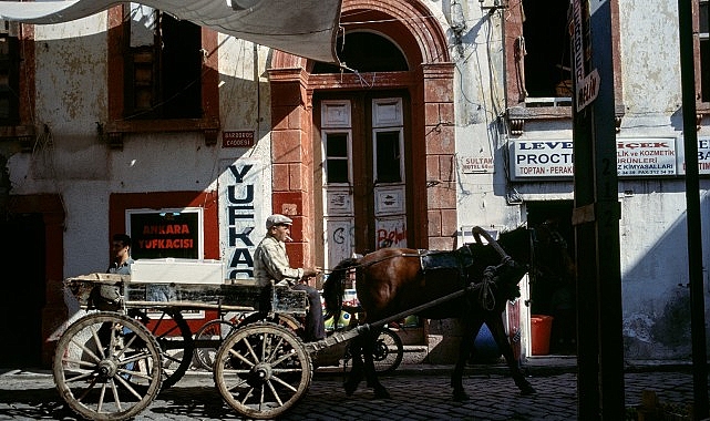 ARA GÜLER ARŞİVİNDEN AYVALIK FOTOĞRAFLARI GÜN YÜZÜNE ÇIKIYOR – GÜNDEM