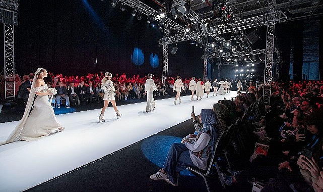 İklim Krizi ve Kuraklığa karşı keçe podyuma çıktı – KÜLTÜR & SANAT