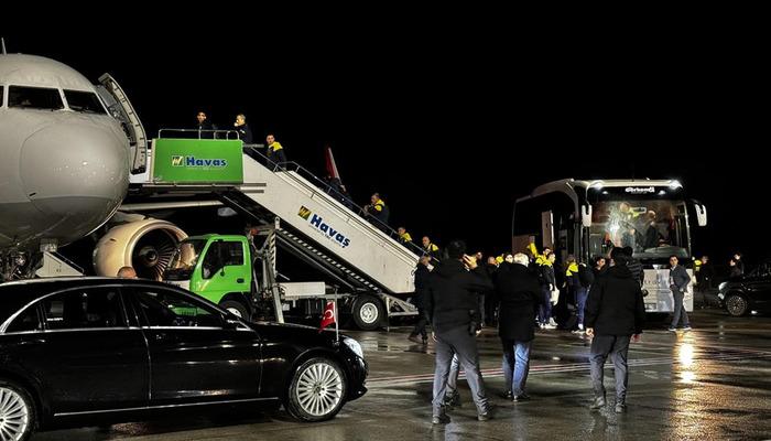 Trabzonspor maçı sonrası soyunma odasında yaşananlar ortaya çıktı! Fenerbahçe’ye halk otobüsü teklif etmişlerFenerbahçe