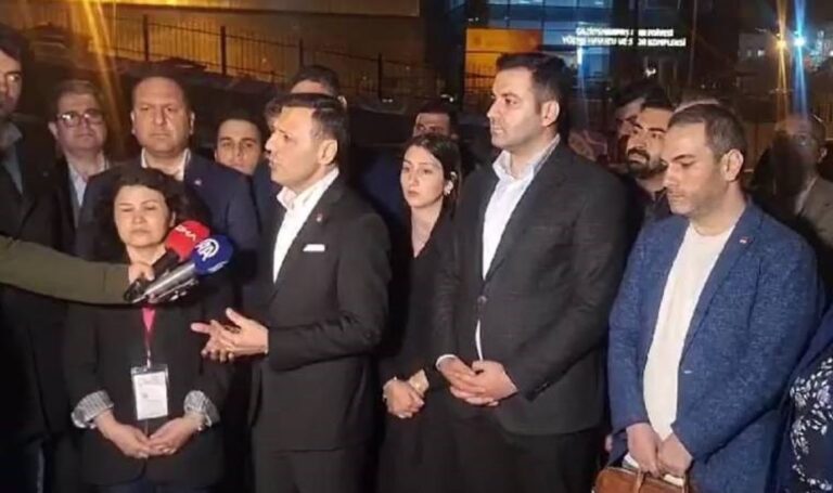 CHP İstanbul İl Başkanı Özgür Çelik’ten Gaziosmanpaşa açıklaması: ‘Yukarıdan siyasi bir baskı mı var’ – Son Dakika Siyaset Haberleri