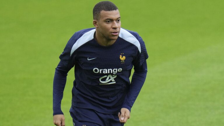 Fransa milli takım kaptanı Mbappé ‘aşırılıklara’ karşı oy verme çağrısında bulundu