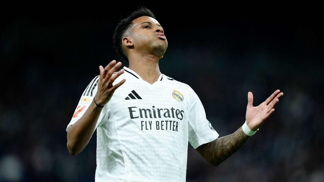 Fenerbahce transfer bombasını patlatıyor! Osimhen ve Nazi yapmak için hareket ediyor ... Rodrygo'nun Real Madrid başladı 4 4 4