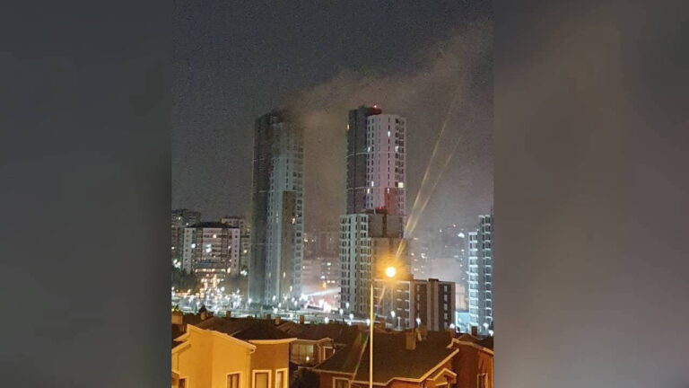 26 katlı binada yangın! Yangın diğer katlara da sıçradı – Son Dakika Türkiye Haberleri