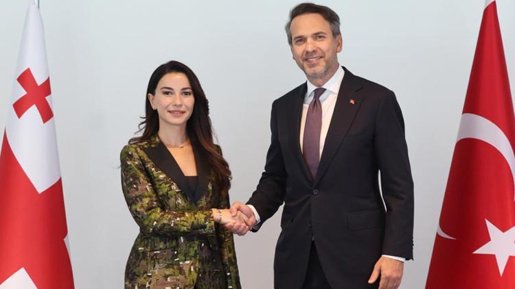 Bakan Bayraktar, Gürcistan Ekonomi Bakanı ile bir araya geldi