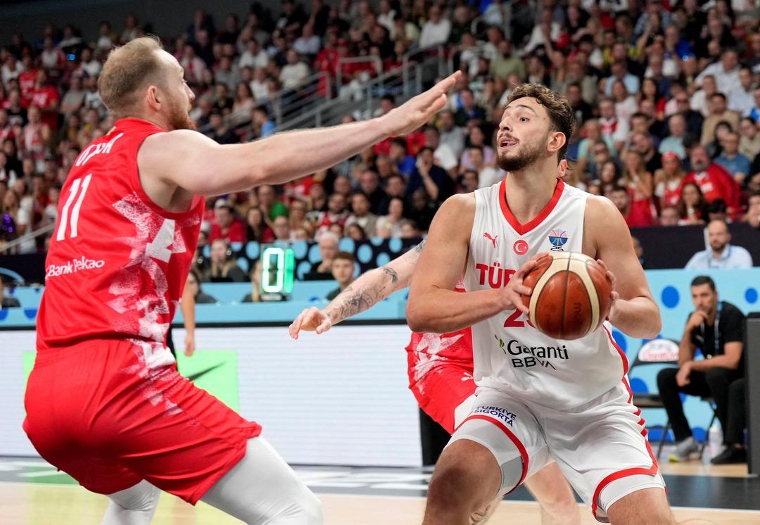 Eurobasket 2025 Yunanistan Litvanya'yı aştı! Yarı -Final Türkiye ile birlikte ... 3