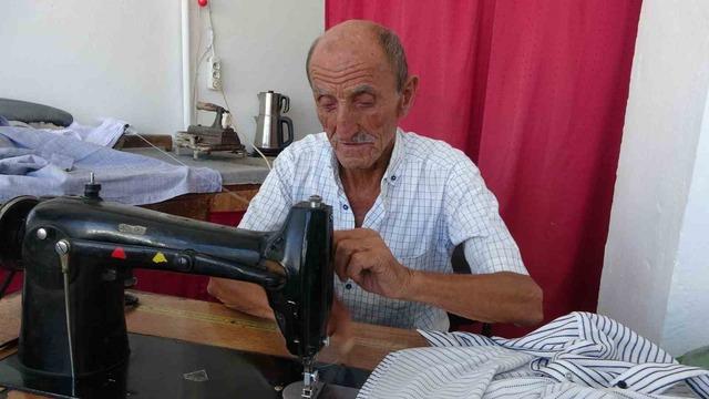 Çocukken eline iğne iplik aldı ve 60 yıldır elinden bırakmadı.